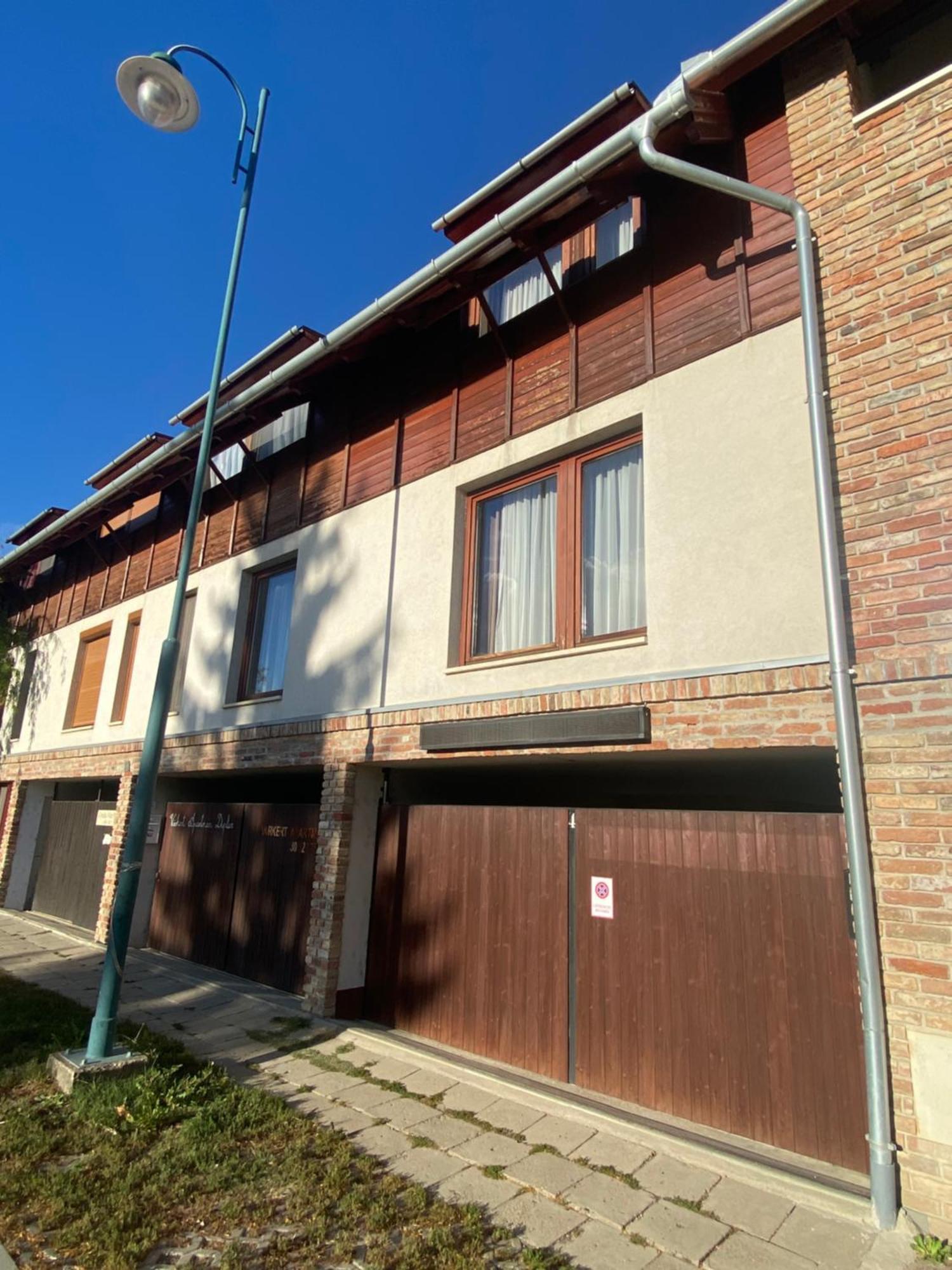 Angyal Apartman Gyula Esterno foto