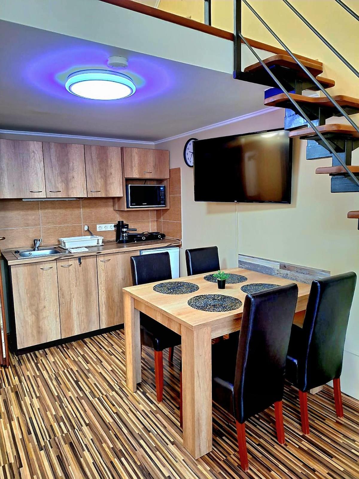Angyal Apartman Gyula Esterno foto