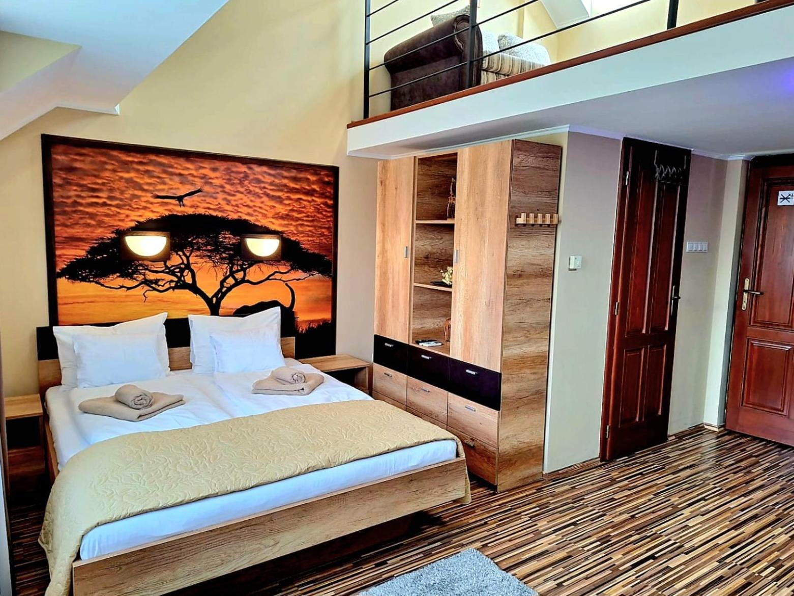Angyal Apartman Gyula Esterno foto