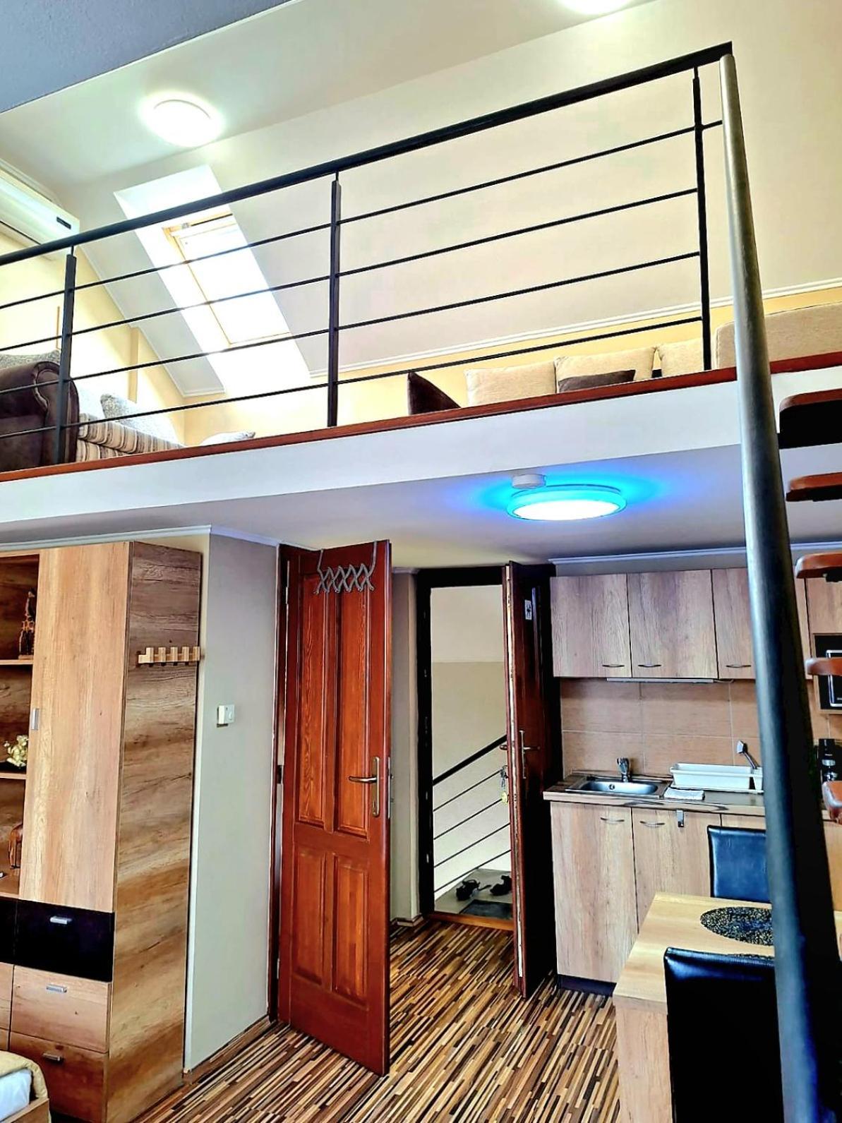 Angyal Apartman Gyula Esterno foto