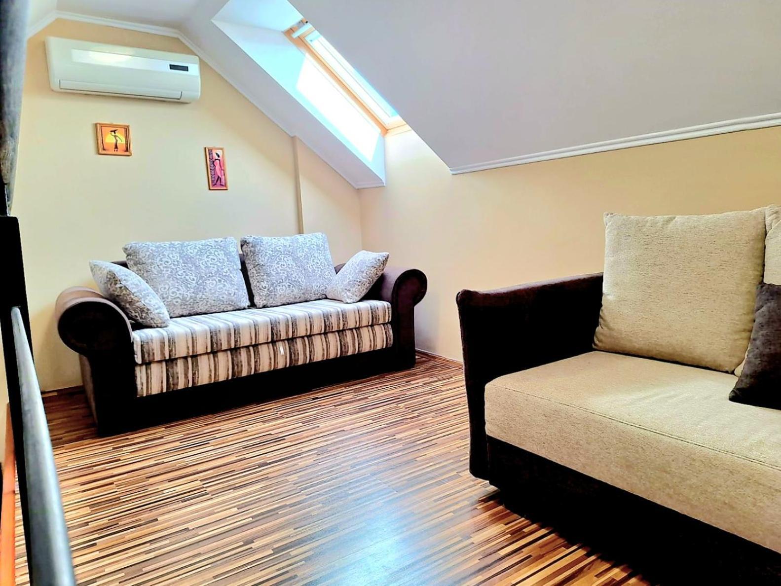Angyal Apartman Gyula Esterno foto