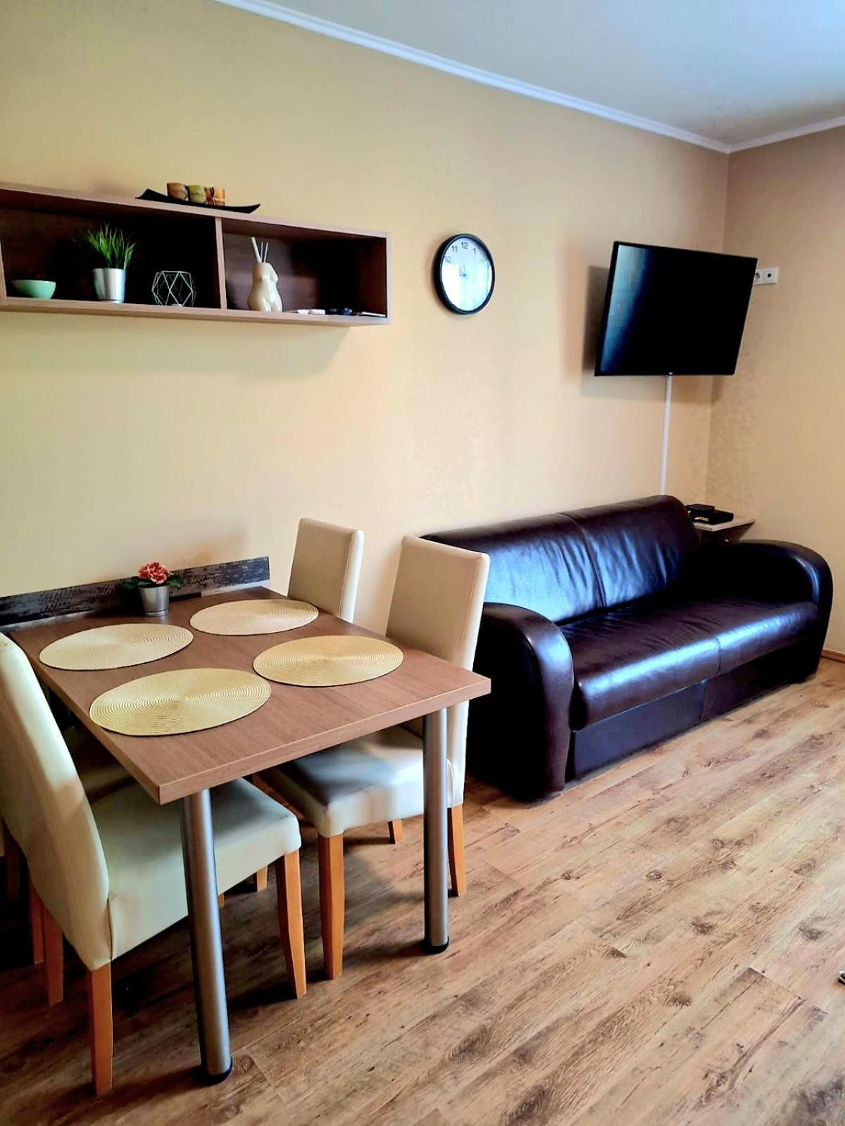 Angyal Apartman Gyula Esterno foto