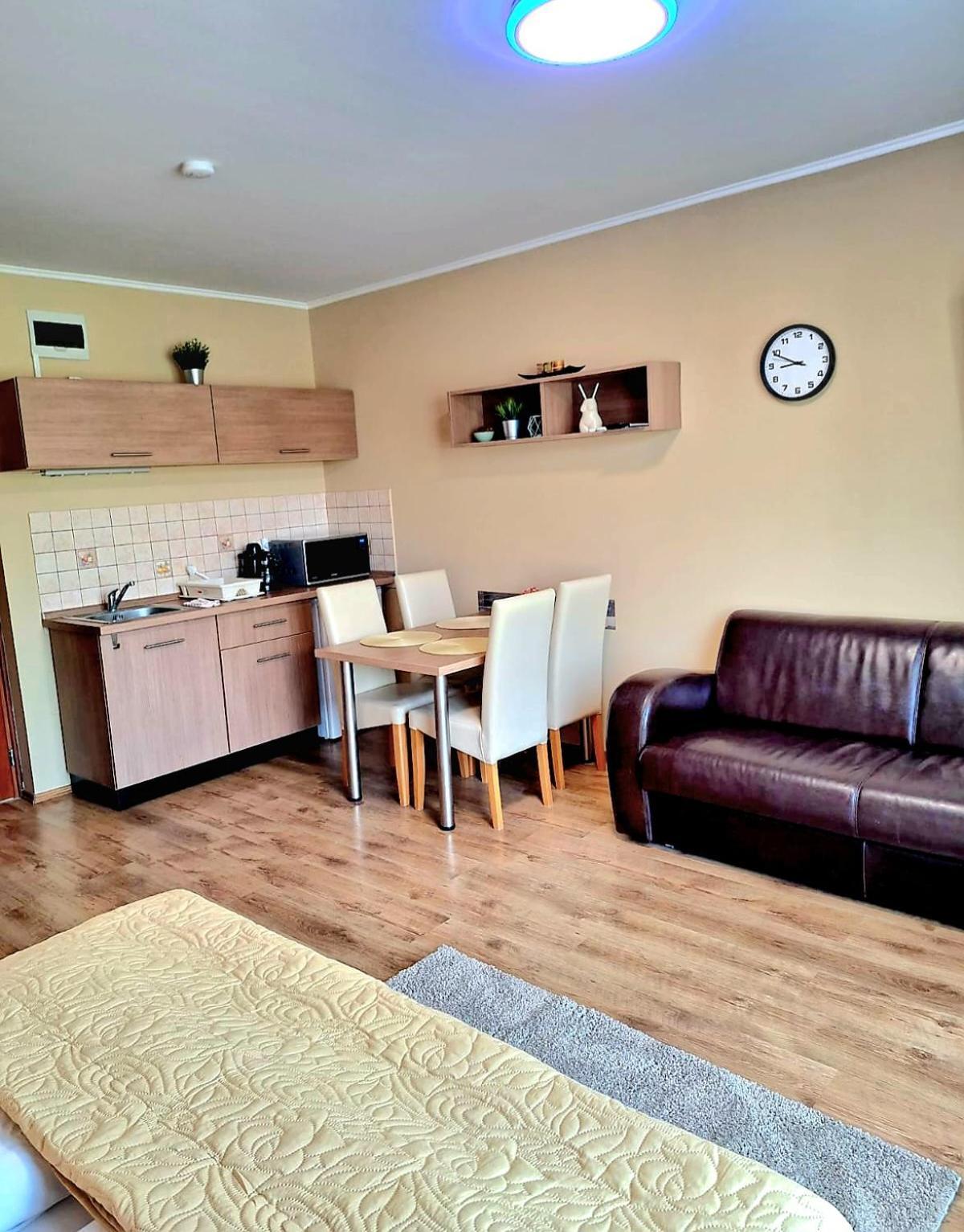Angyal Apartman Gyula Esterno foto