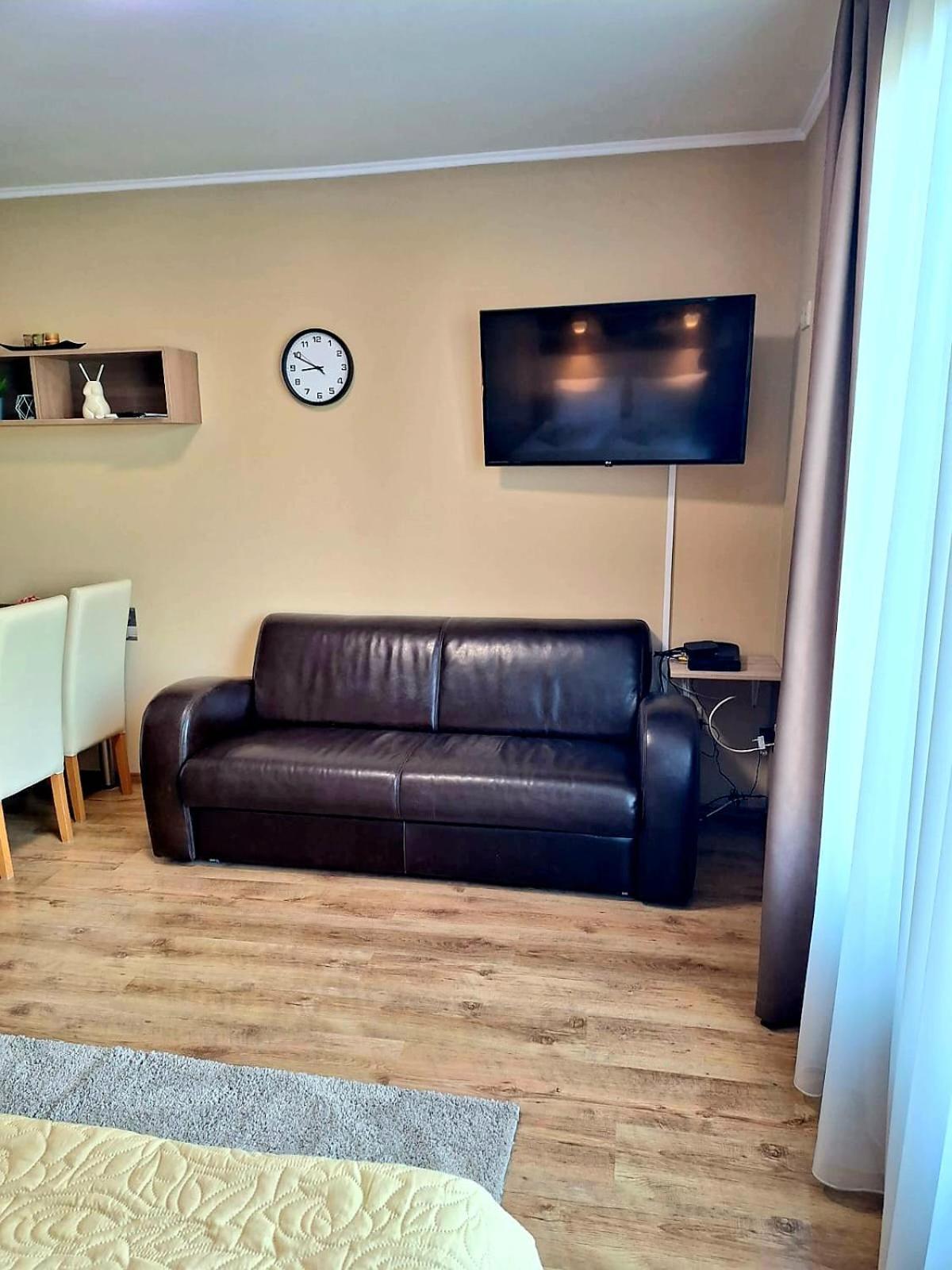Angyal Apartman Gyula Esterno foto