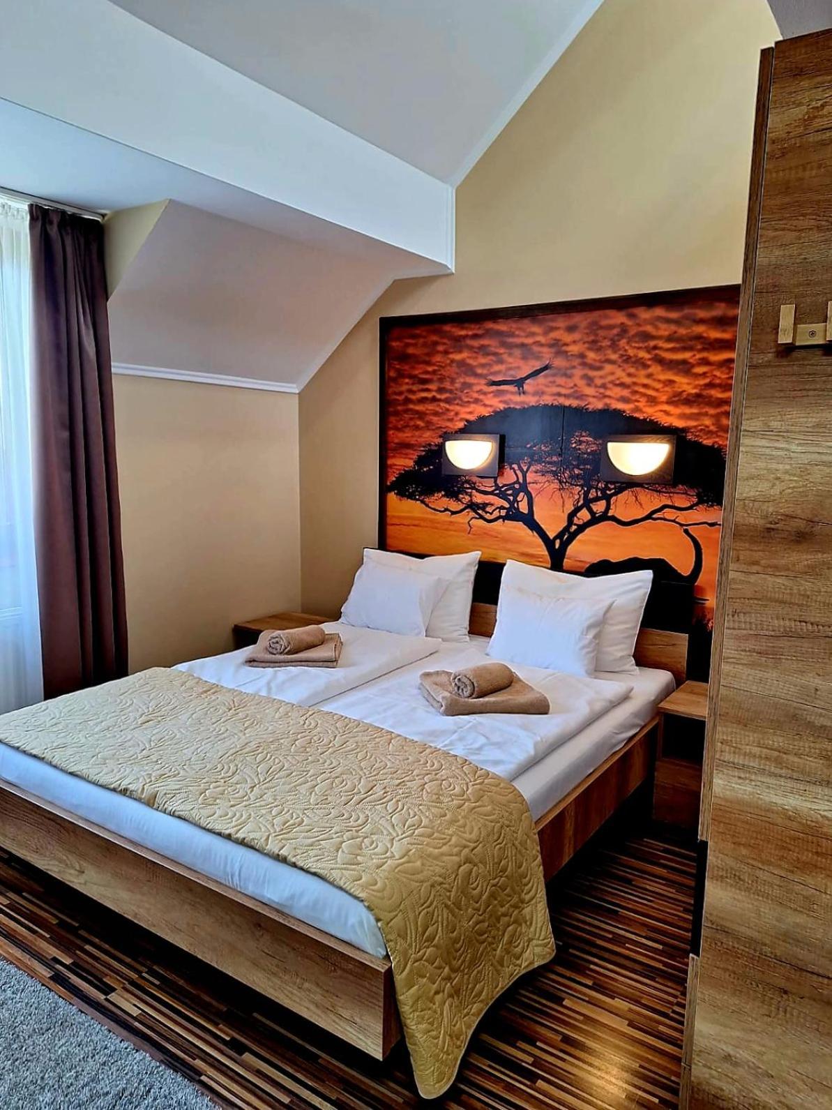Angyal Apartman Gyula Esterno foto
